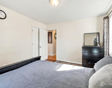 74 Elmwood Avenue - Photo Thumbnail 11