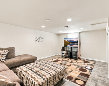 74 Elmwood Avenue - Photo Thumbnail 21