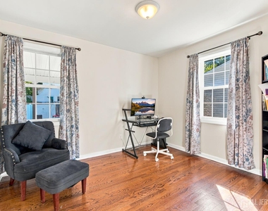 74 Elmwood Avenue - Photo Thumbnail 12