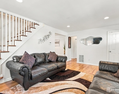 74 Elmwood Avenue - Photo Thumbnail 5
