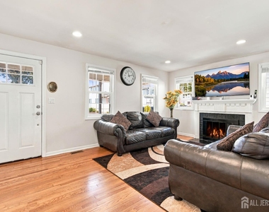 74 Elmwood Avenue - Photo Thumbnail 4