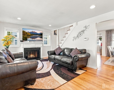 74 Elmwood Avenue - Photo Thumbnail 3