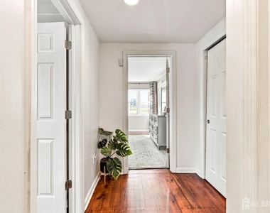 74 Elmwood Avenue - Photo Thumbnail 15