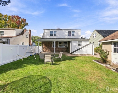 74 Elmwood Avenue - Photo Thumbnail 25