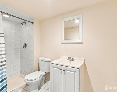 74 Elmwood Avenue - Photo Thumbnail 23