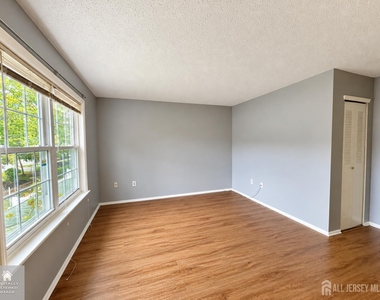 29 Albury Way - Photo Thumbnail 12
