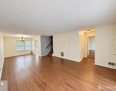 29 Albury Way - Photo Thumbnail 6