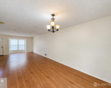 29 Albury Way - Photo Thumbnail 5