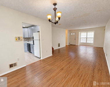 29 Albury Way - Photo Thumbnail 7