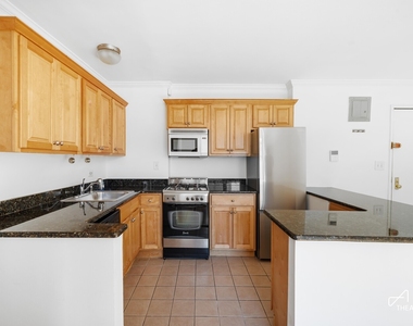 295 Bennett Avenue - Photo Thumbnail 2