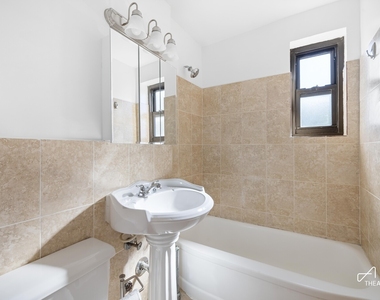 295 Bennett Avenue - Photo Thumbnail 4