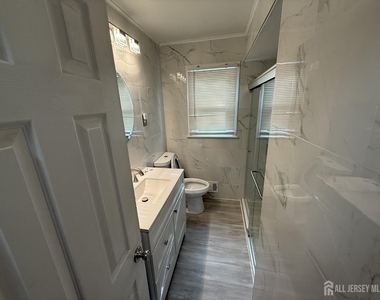 35 Maplewood Avenue - Photo Thumbnail 3