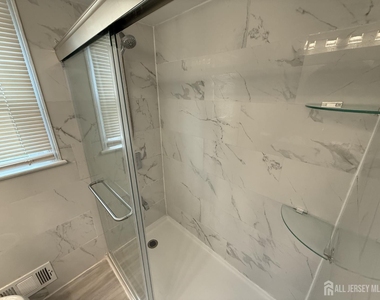 35 Maplewood Avenue - Photo Thumbnail 4