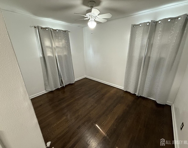 35 Maplewood Avenue - Photo Thumbnail 5