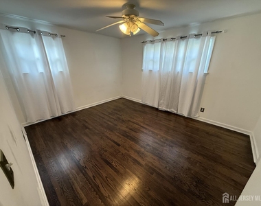 35 Maplewood Avenue - Photo Thumbnail 6