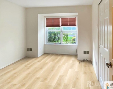 3 Edinburgh Drive - Photo Thumbnail 6