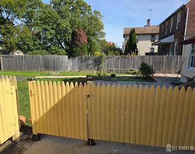 53 Ford Avenue - Photo Thumbnail 12