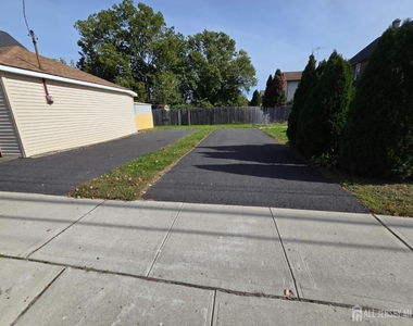 53 Ford Avenue - Photo Thumbnail 13