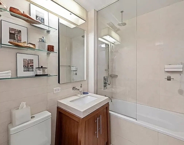 88 Greenwich Street - Photo Thumbnail 5