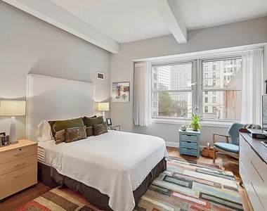88 Greenwich Street - Photo Thumbnail 2