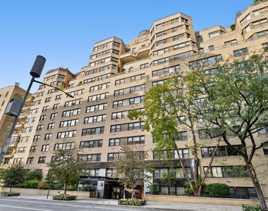 55 E 9th Street - Photo Thumbnail 6