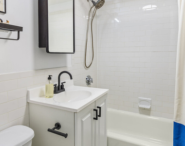 319 Union Street - Photo Thumbnail 6