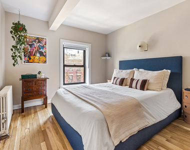 319 Union Street - Photo Thumbnail 4