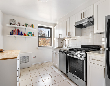 319 Union Street - Photo Thumbnail 2