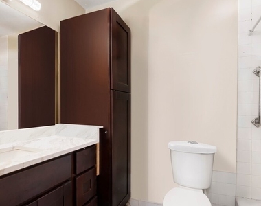 303 E 57th Street - Photo Thumbnail 2