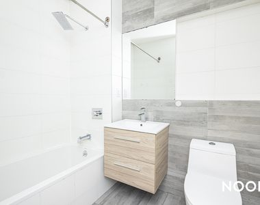 228 Kingsland Avenue - Photo Thumbnail 9