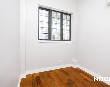 228 Kingsland Avenue - Photo Thumbnail 3