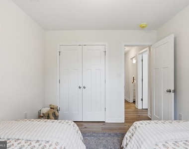 242 Blue Ridge Avenue - Photo Thumbnail 23