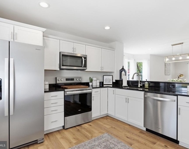 242 Blue Ridge Avenue - Photo Thumbnail 14