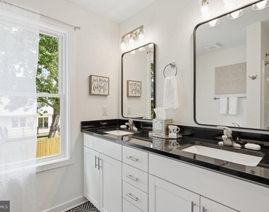 242 Blue Ridge Avenue - Photo Thumbnail 28