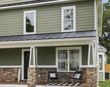 242 Blue Ridge Avenue - Photo Thumbnail 2