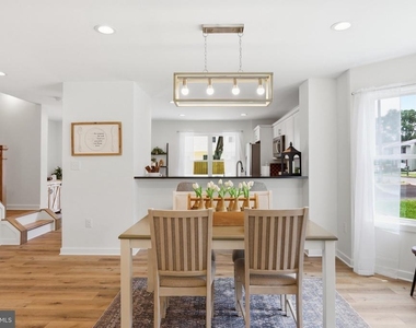 242 Blue Ridge Avenue - Photo Thumbnail 8