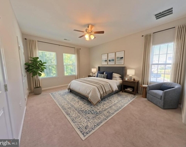 702 River Crest Way - Photo Thumbnail 4