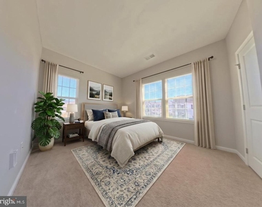 702 River Crest Way - Photo Thumbnail 6