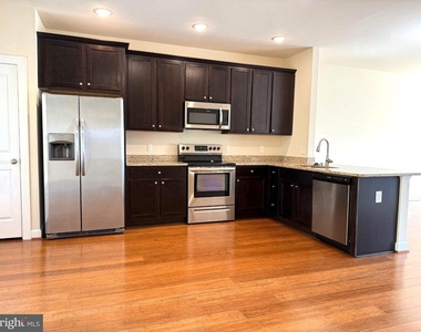 56 Andrews Place - Photo Thumbnail 3