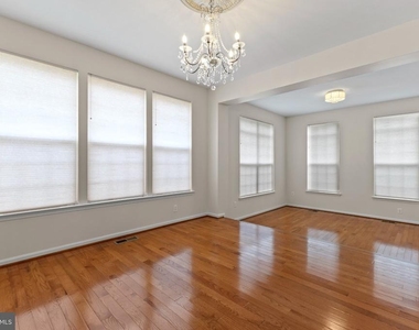6 Charter Gate Drive - Photo Thumbnail 3