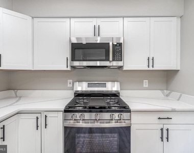 10701 Houck Drive - Photo Thumbnail 6