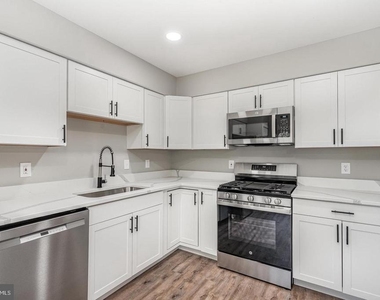 10701 Houck Drive - Photo Thumbnail 8