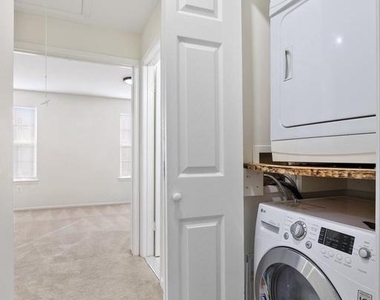 2821 Madeira Court - Photo Thumbnail 15