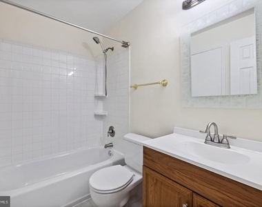 2821 Madeira Court - Photo Thumbnail 17