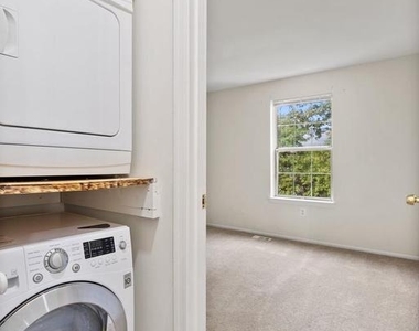 2821 Madeira Court - Photo Thumbnail 16