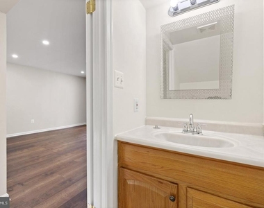 2821 Madeira Court - Photo Thumbnail 3