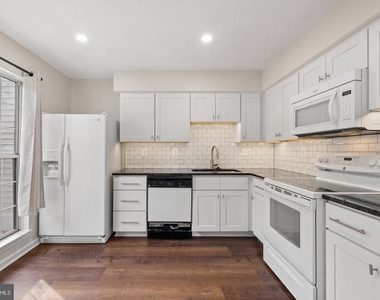 2821 Madeira Court - Photo Thumbnail 5