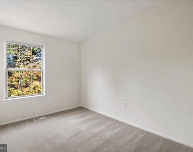 2821 Madeira Court - Photo Thumbnail 10