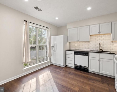 2821 Madeira Court - Photo Thumbnail 4