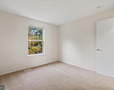 2821 Madeira Court - Photo Thumbnail 14